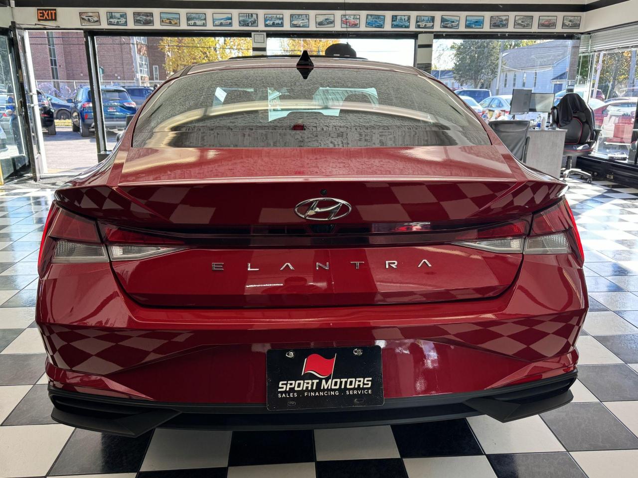 2021 Hyundai Elantra PREFERRED+SUNROOF+LaneKeep+APPLE PLAY+CLEAN CARFAX Photo3