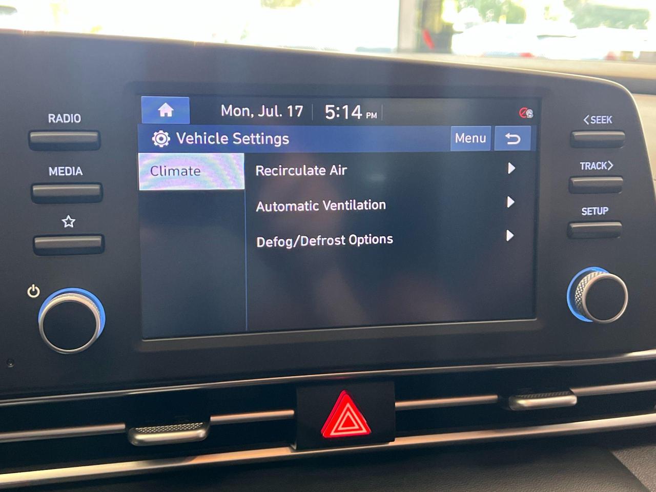 2021 Hyundai Elantra PREFERRED+SUNROOF+LaneKeep+APPLE PLAY+CLEAN CARFAX Photo97