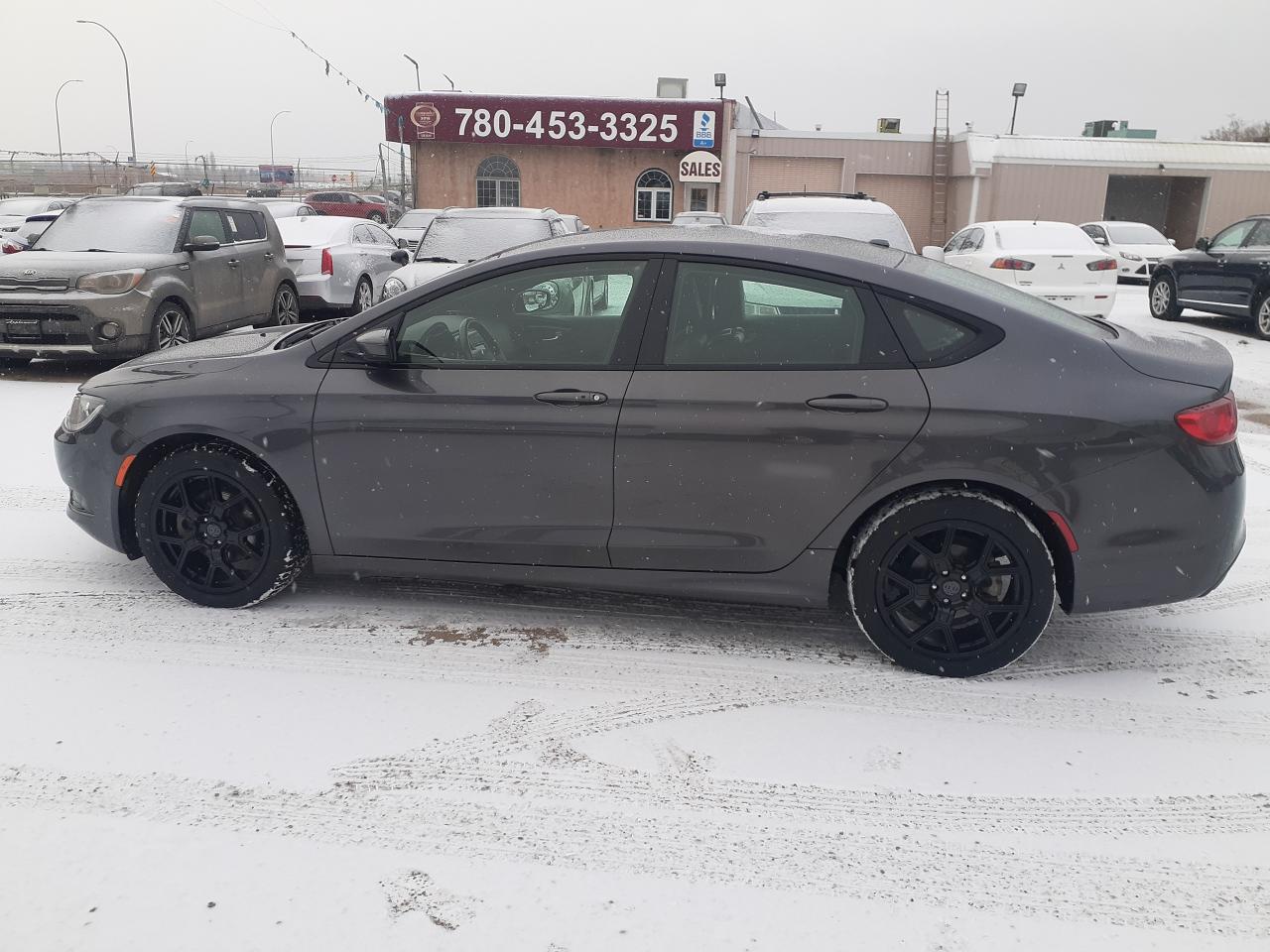 2015 Chrysler 200 S, Leather, Alloys - Photo #4