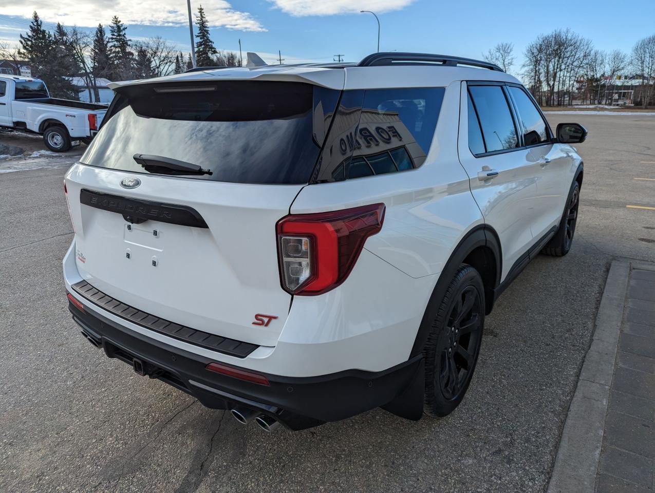 2022 Ford Explorer ST Photo5