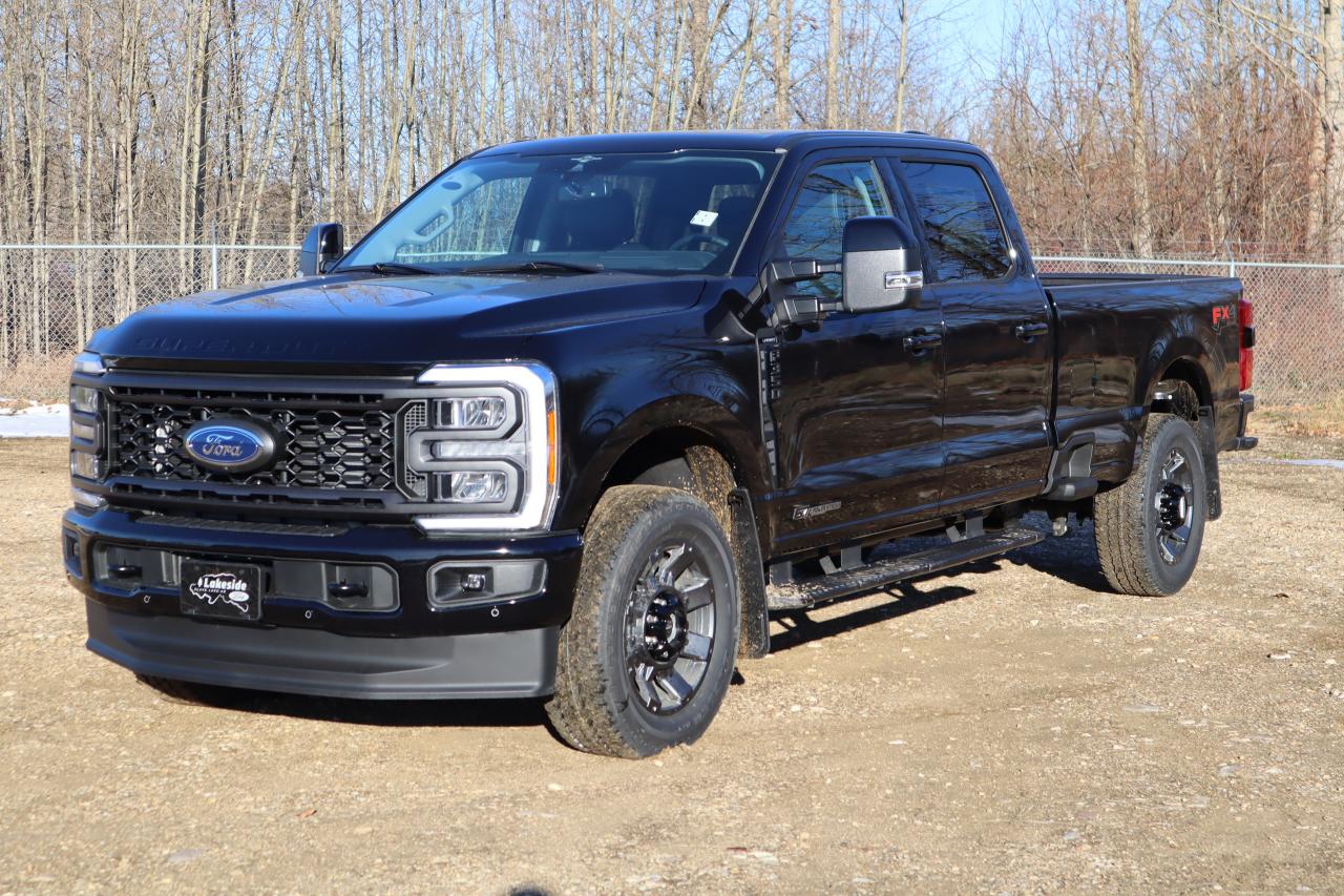2023 Ford F-350 Super Duty SRW Lariat Photo0