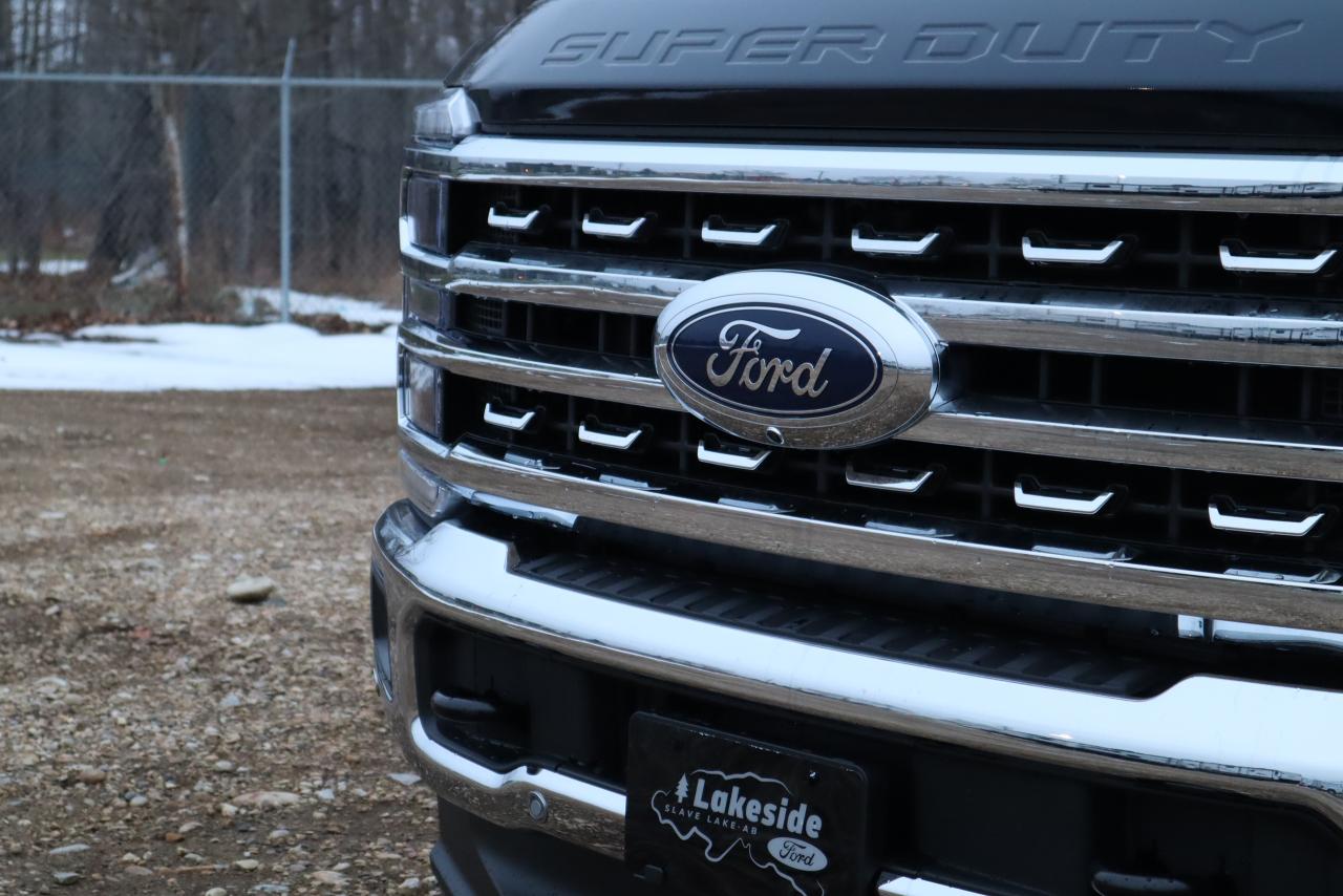 2023 Ford F-350 Super Duty SRW Lariat Photo5