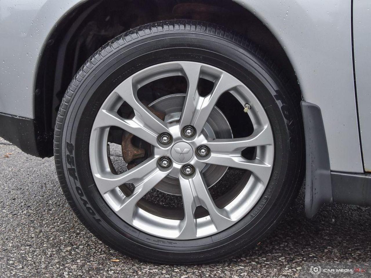 2014 Mitsubishi Outlander 4WD 4dr ES Photo