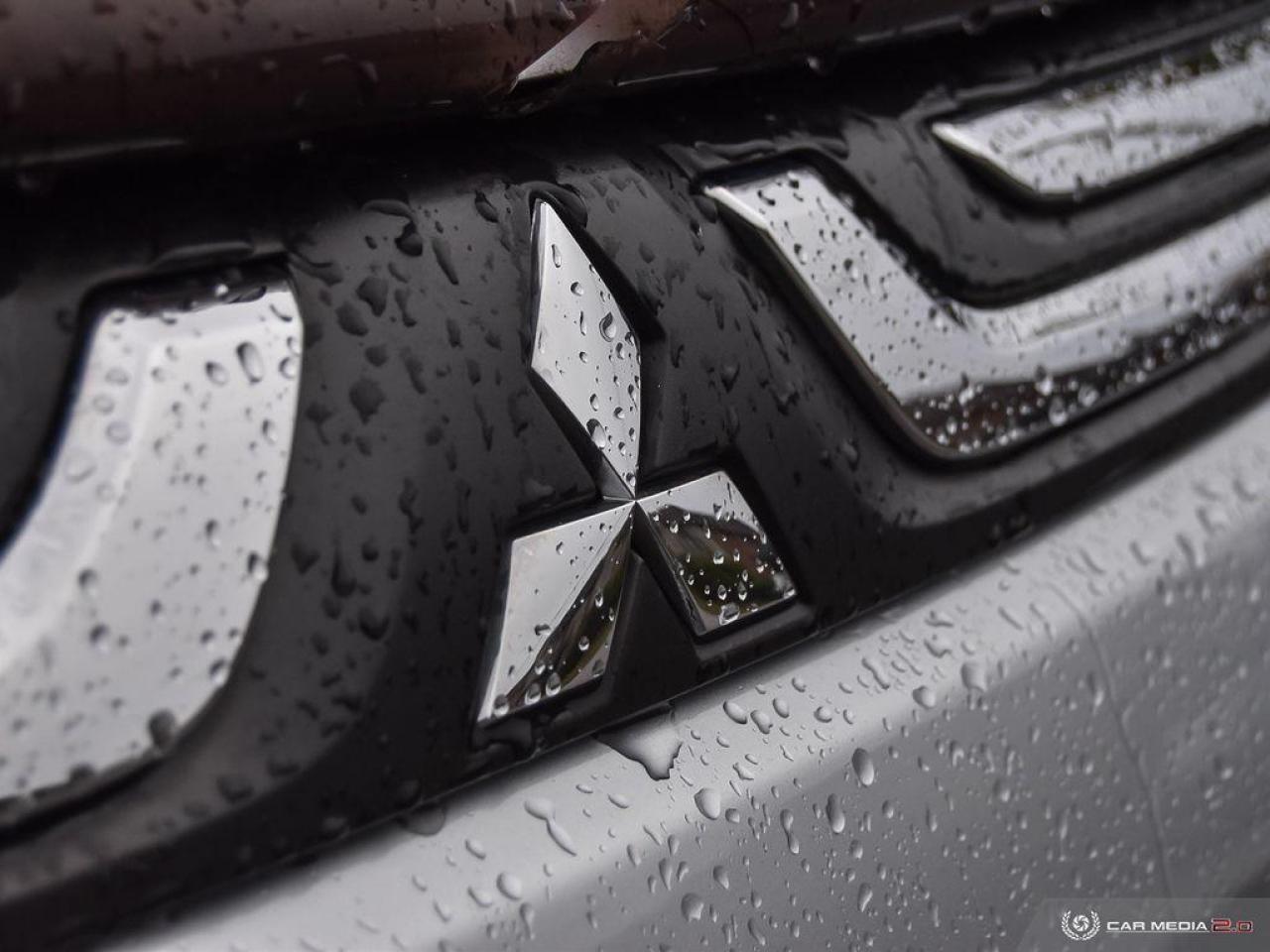 2014 Mitsubishi Outlander 4WD 4dr ES Photo