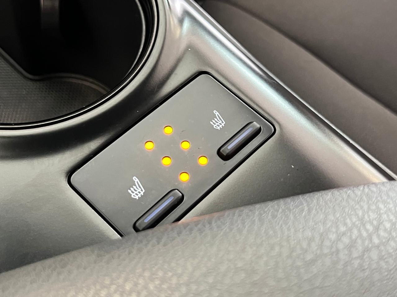 2020 Toyota Camry LE+Adaptive Cruise+LaneKeep+ApplePlay+CLEAN CARFAX Photo110