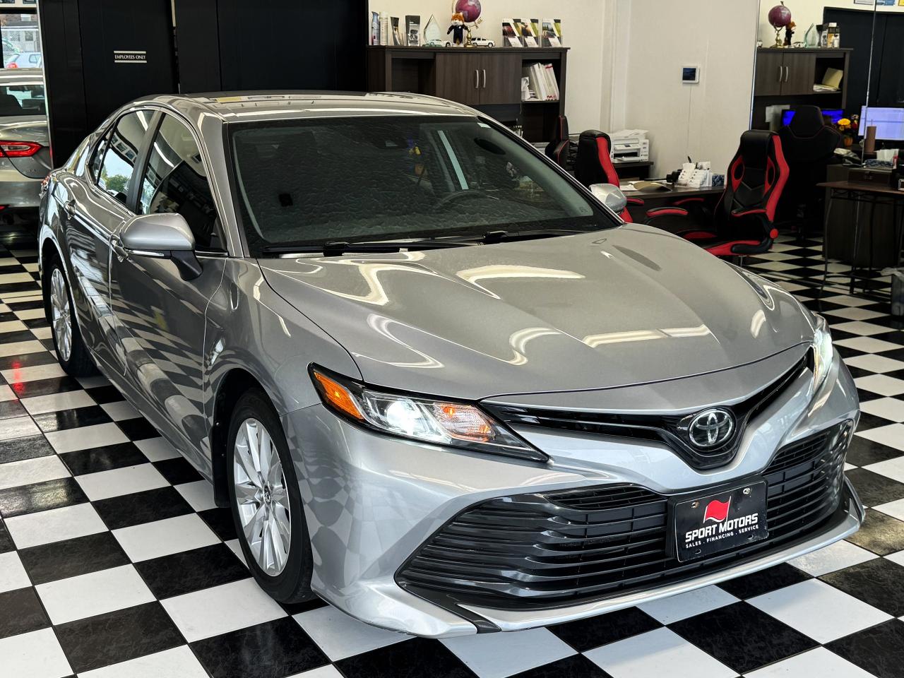 2020 Toyota Camry LE+Adaptive Cruise+LaneKeep+ApplePlay+CLEAN CARFAX Photo75