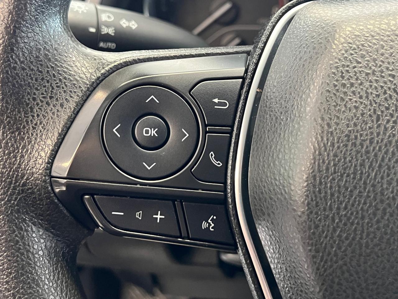 2020 Toyota Camry LE+Adaptive Cruise+LaneKeep+ApplePlay+CLEAN CARFAX Photo120