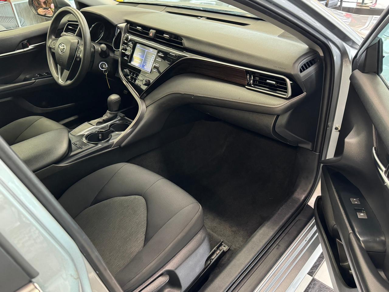 2020 Toyota Camry LE+Adaptive Cruise+LaneKeep+ApplePlay+CLEAN CARFAX Photo91