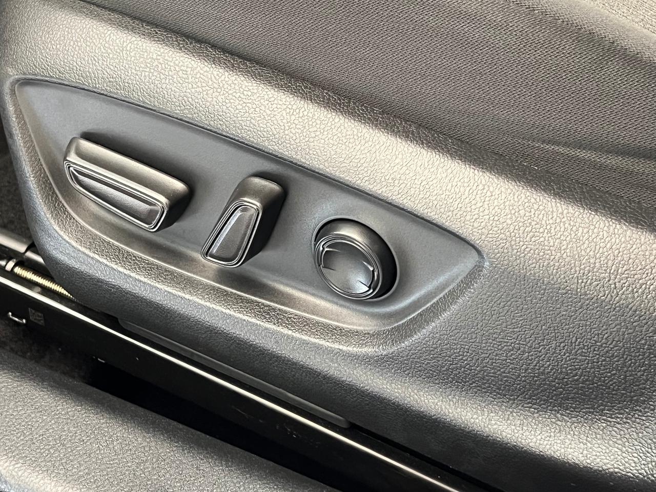 2020 Toyota Camry LE+Adaptive Cruise+LaneKeep+ApplePlay+CLEAN CARFAX - Photo #48