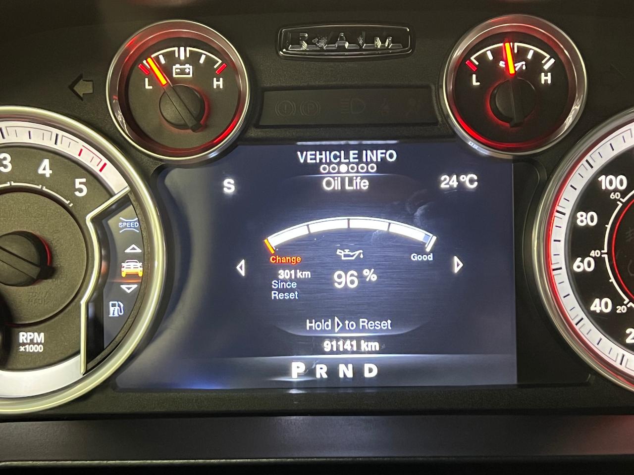 2016 RAM 1500 Laramie Crew 4x4 EcoDiesel+New Tires+CLEAN CARFAX - Photo #75