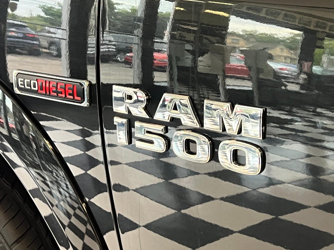 2016 RAM 1500 Laramie Crew 4x4 EcoDiesel+New Tires+CLEAN CARFAX - Photo #62