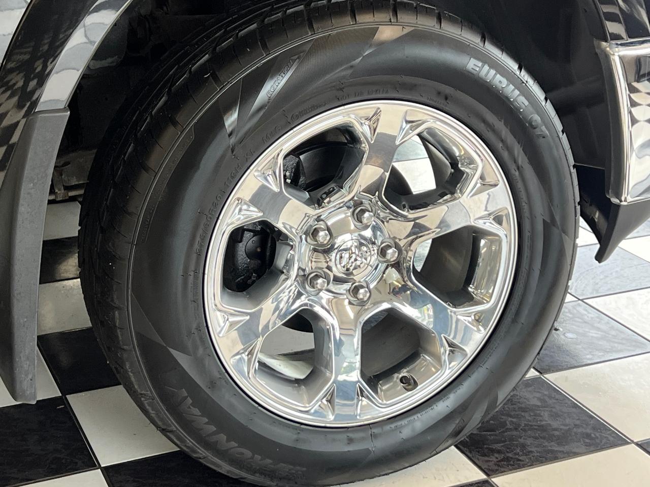 2016 RAM 1500 Laramie Crew 4x4 EcoDiesel+New Tires+CLEAN CARFAX - Photo #61