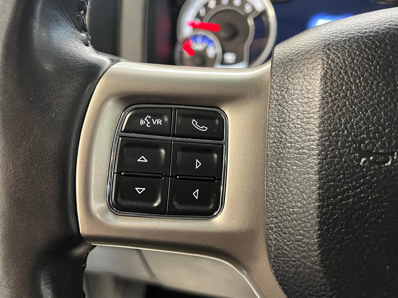 2016 RAM 1500 Laramie Crew 4x4 EcoDiesel+New Tires+CLEAN CARFAX - Photo #48