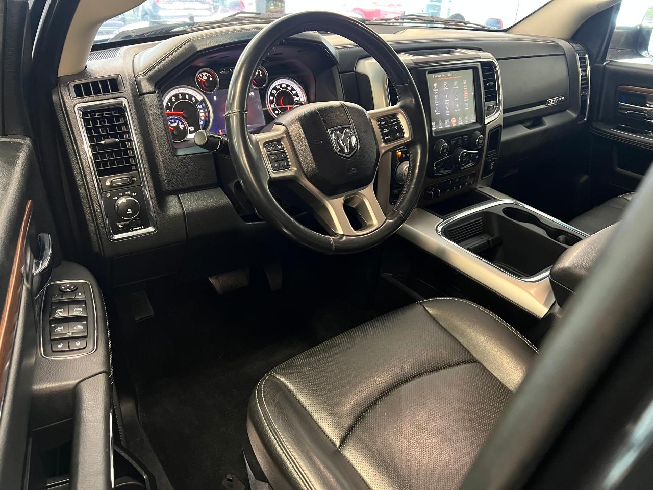 2016 RAM 1500 Laramie Crew 4x4 EcoDiesel+New Tires+CLEAN CARFAX - Photo #20