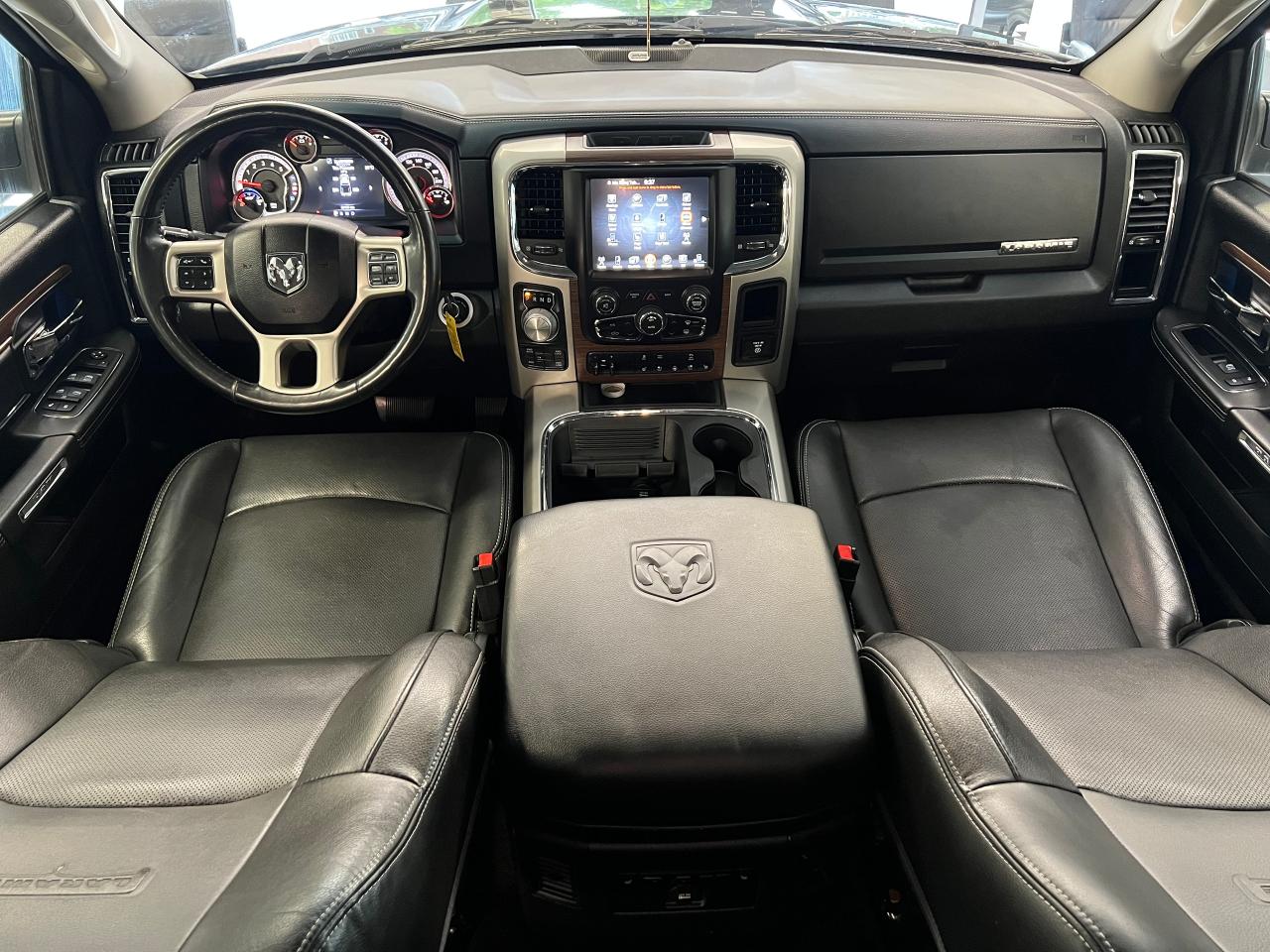 2016 RAM 1500 Laramie Crew 4x4 EcoDiesel+New Tires+CLEAN CARFAX - Photo #2