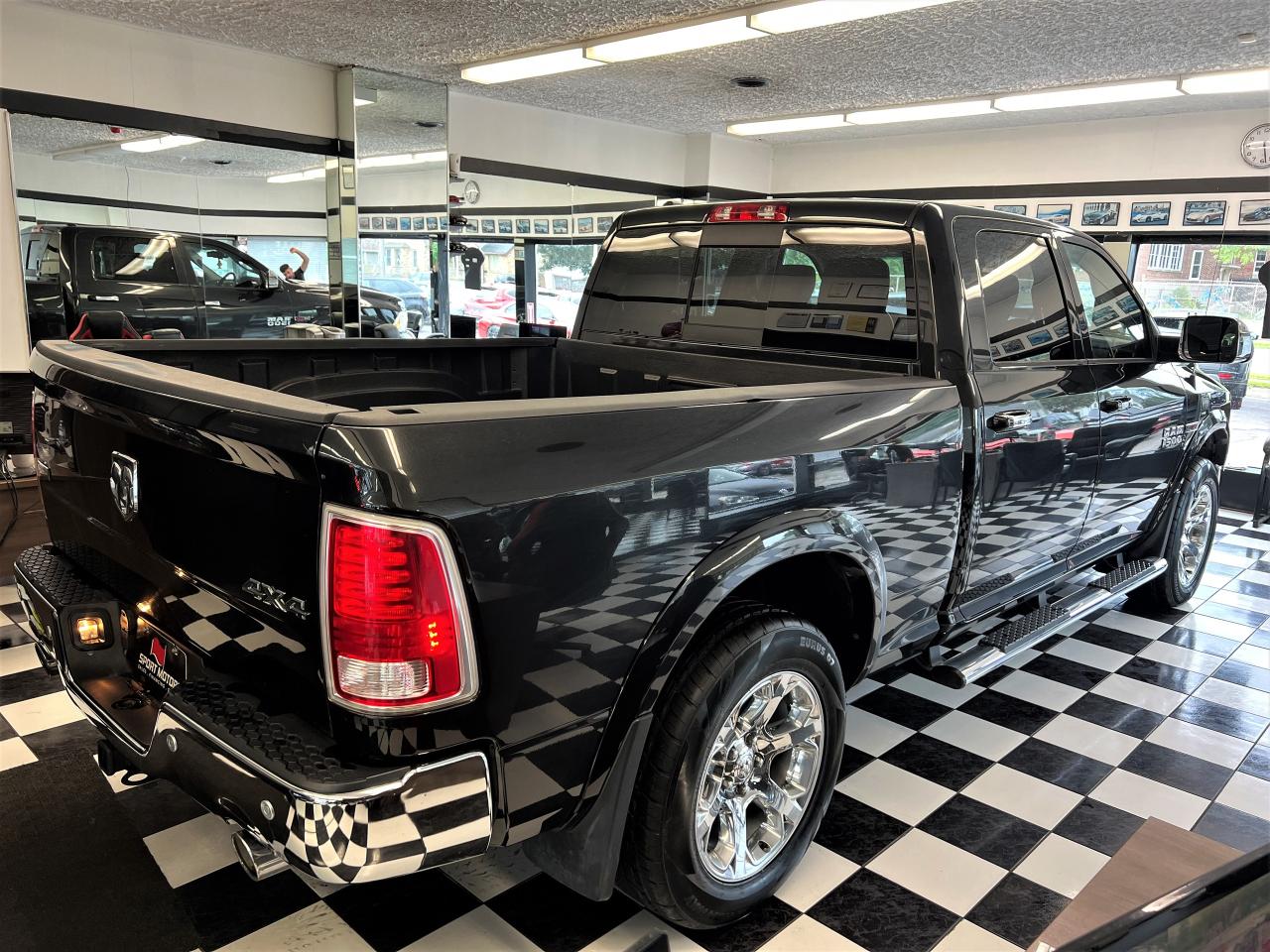 2016 RAM 1500 Laramie Crew 4x4 EcoDiesel+New Tires+CLEAN CARFAX - Photo #8