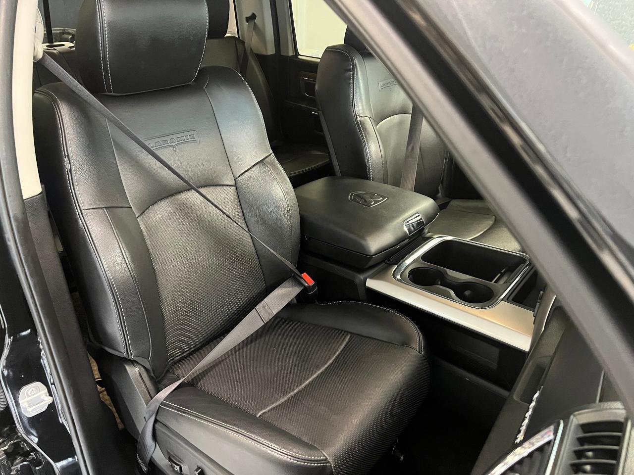 2016 RAM 1500 Laramie Crew 4x4 EcoDiesel+New Tires+CLEAN CARFAX Photo101