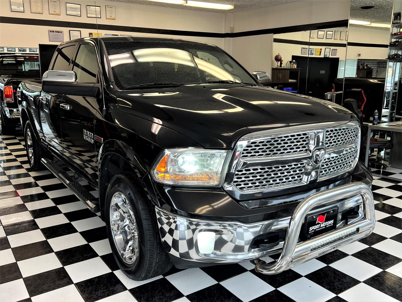 2016 RAM 1500 Laramie Crew 4x4 EcoDiesel+New Tires+CLEAN CARFAX - Photo #9