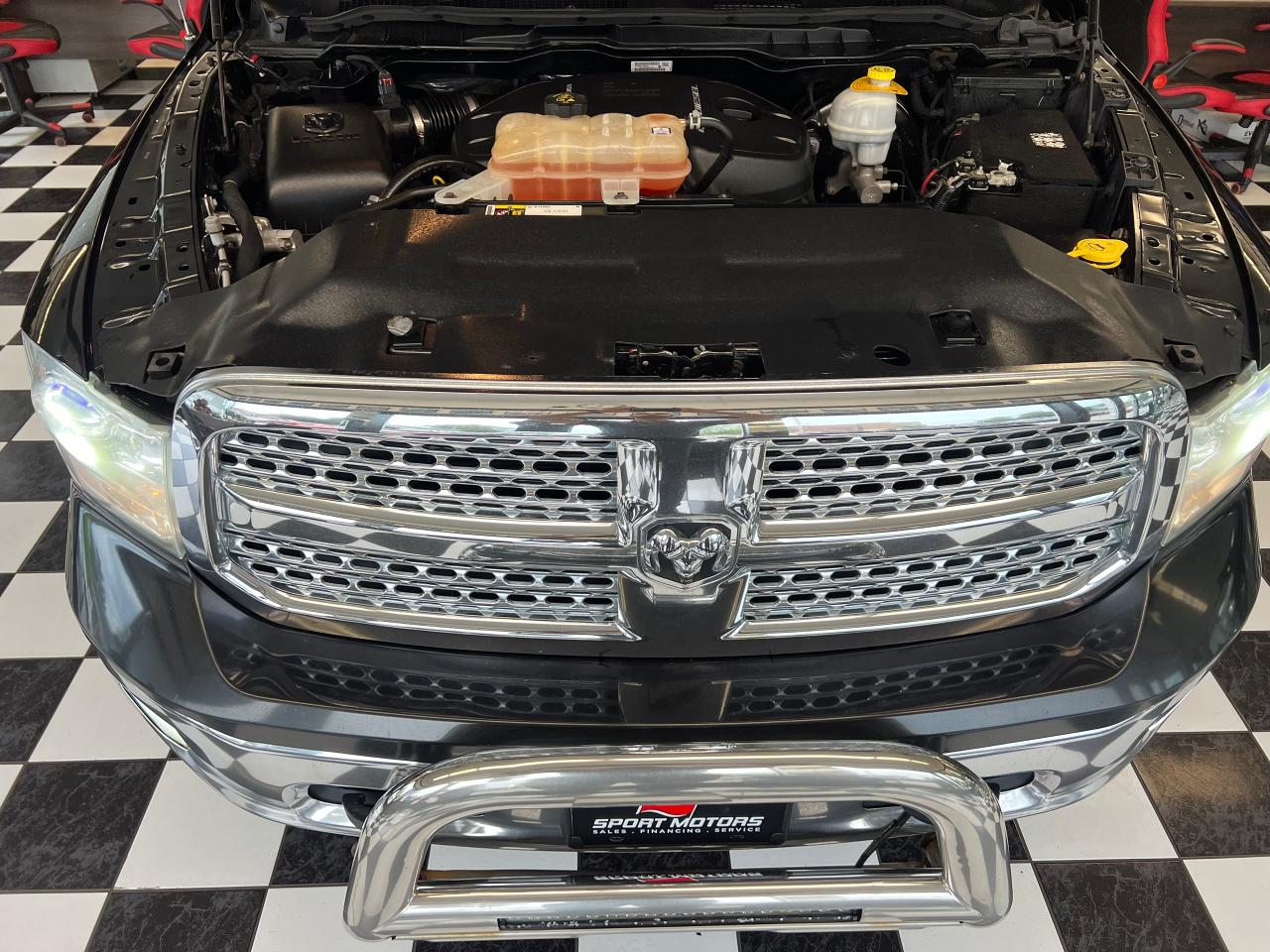 2016 RAM 1500 Laramie Crew 4x4 EcoDiesel+New Tires+CLEAN CARFAX - Photo #11