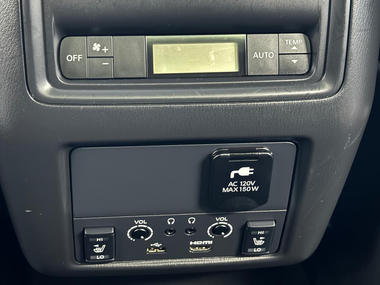2017 Nissan Pathfinder Platinium AWD 7 PASS+Adaptive Cruise+CELAN CARFAX - Photo #44