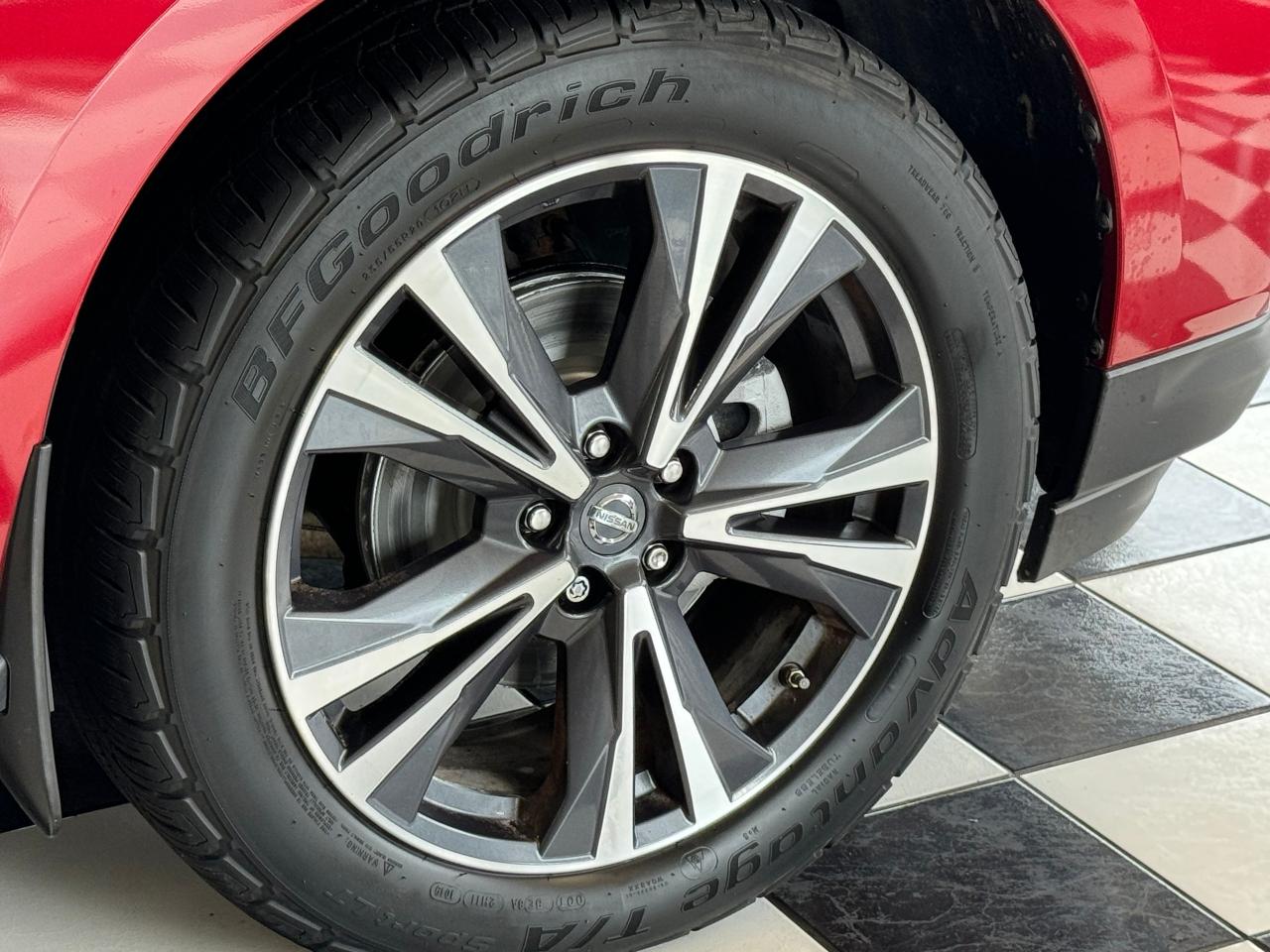 2017 Nissan Pathfinder Platinium AWD 7 PASS+Adaptive Cruise+CELAN CARFAX - Photo #56