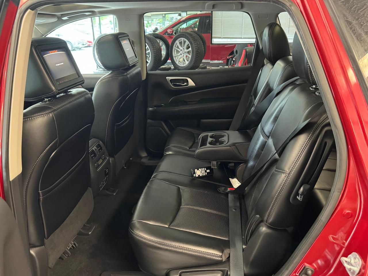 2017 Nissan Pathfinder Platinium AWD 7 PASS+Adaptive Cruise+CELAN CARFAX - Photo #25