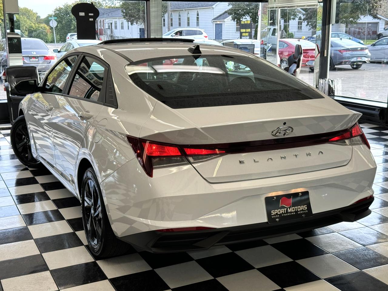 2021 Hyundai Elantra Preferred W/Sun & TECH PKG+lane Keep+CLEAN CARFAX Photo14