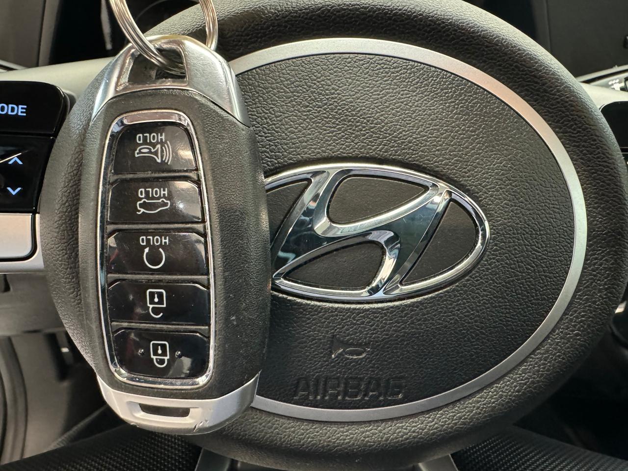 2021 Hyundai Elantra Preferred W/Sun & TECH PKG+lane Keep+CLEAN CARFAX - Photo #16
