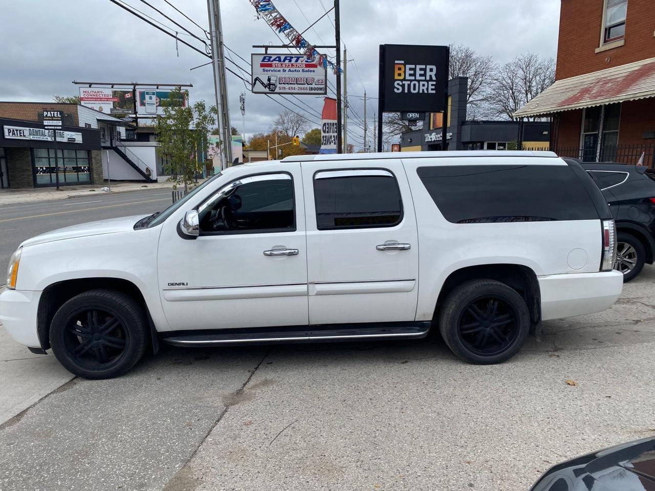 2007 GMC Yukon XL Denali 4WD 4dr 1500 - Photo #11