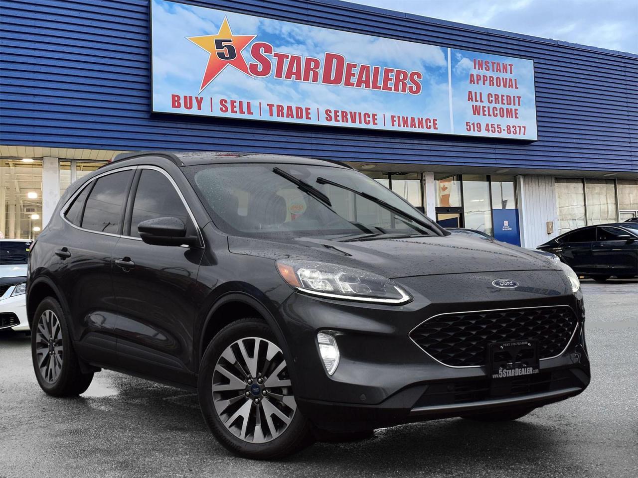 Used 2020 Ford Escape NAV LEATHER PANO ROOF MINT! WE FINANCE ALL CREDIT! for sale in London, ON