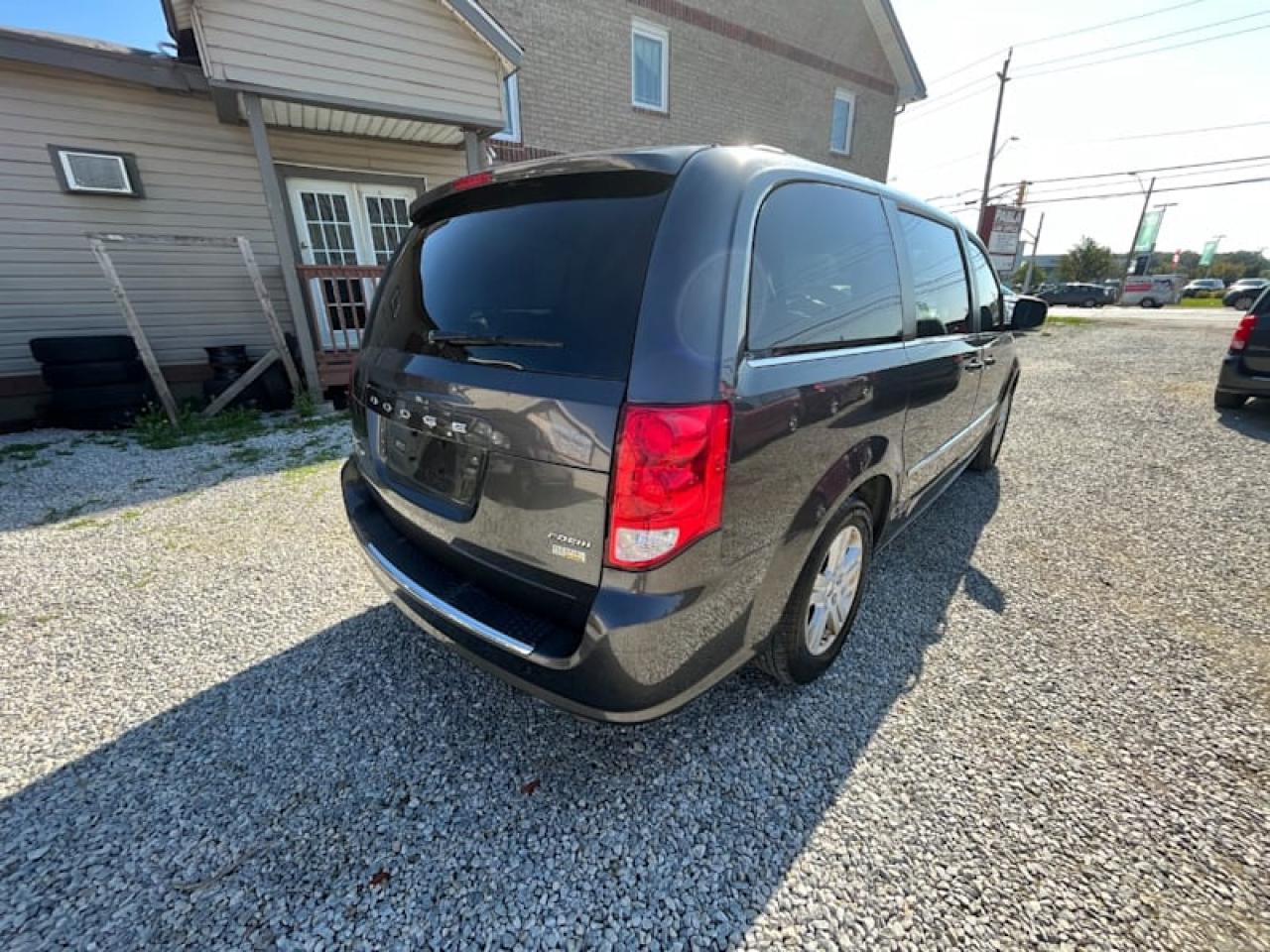 2016 Dodge Grand Caravan 4dr Wgn Crew with Safety and Warranty, Financing available Photo