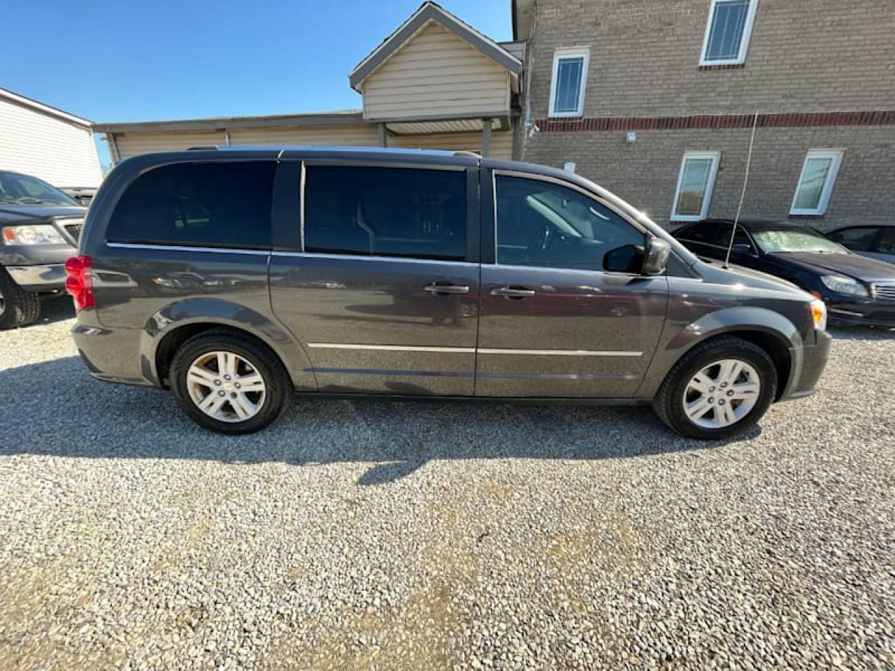 2016 Dodge Grand Caravan 4dr Wgn Crew with Safety and Warranty, Financing available Photo