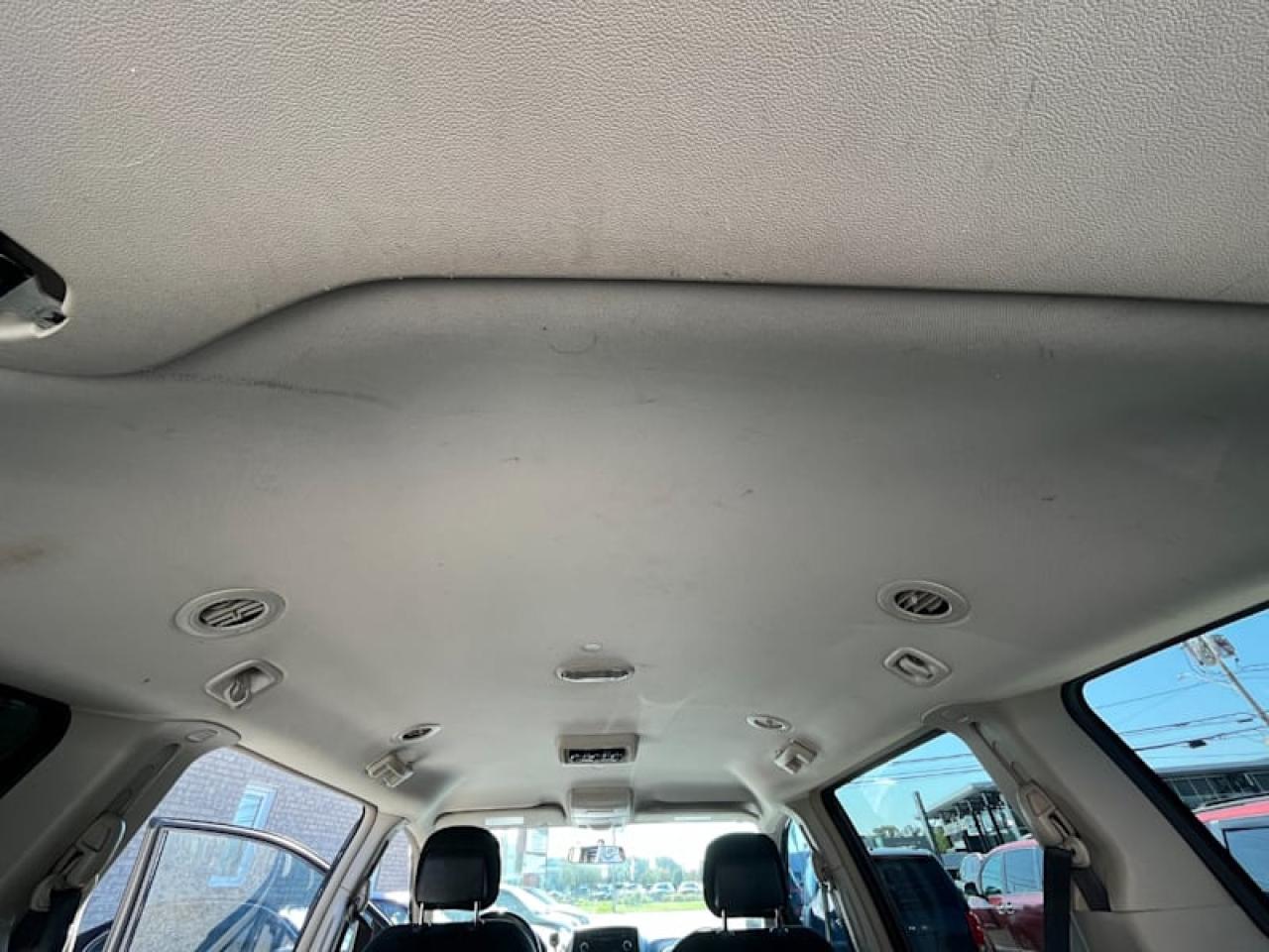 2016 Dodge Grand Caravan 4dr Wgn Crew with Safety and Warranty, Financing available Photo