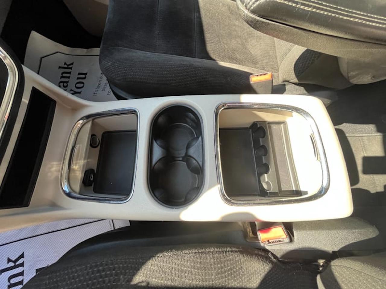 2016 Dodge Grand Caravan 4dr Wgn Crew with Safety and Warranty, Financing available Photo