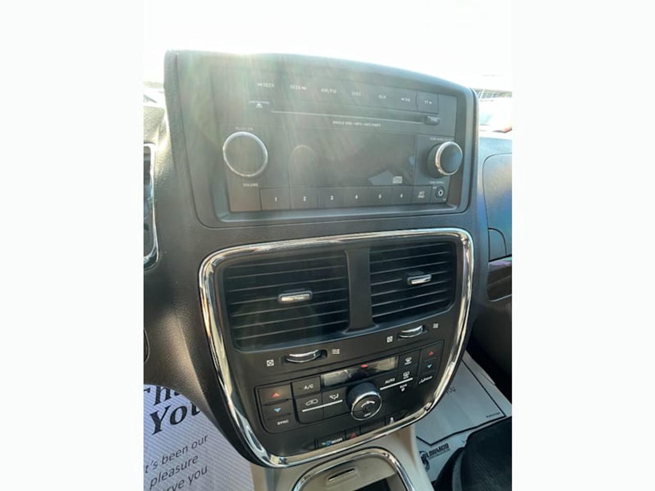 2016 Dodge Grand Caravan 4dr Wgn Crew with Safety and Warranty, Financing available Photo