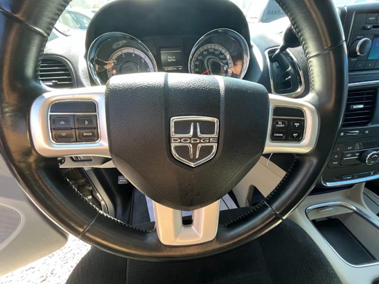 2016 Dodge Grand Caravan 4dr Wgn Crew with Safety and Warranty, Financing available Photo