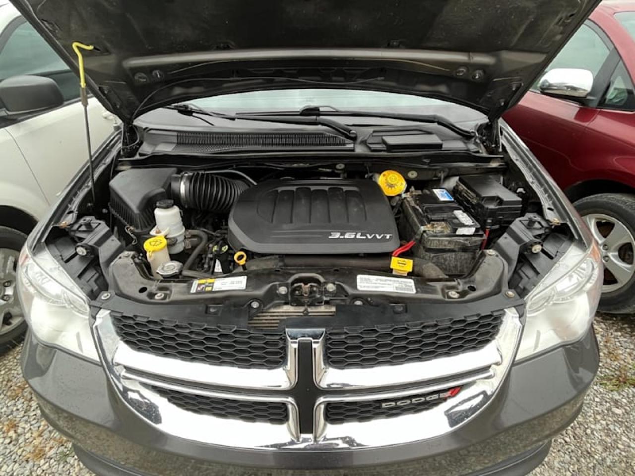 2016 Dodge Grand Caravan 4dr Wgn Crew with Safety and Warranty, Financing available Photo