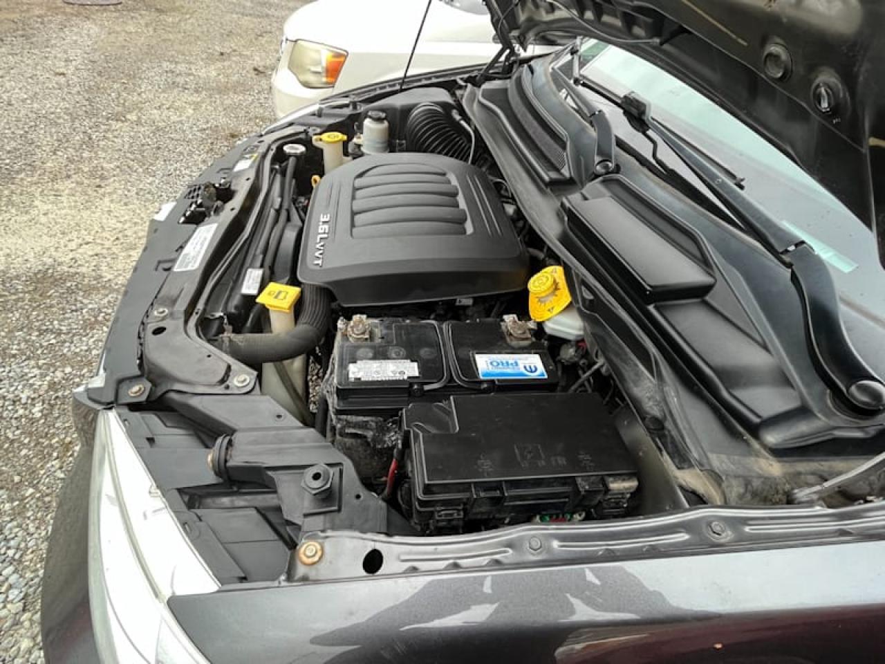 2016 Dodge Grand Caravan 4dr Wgn Crew with Safety and Warranty, Financing available Photo