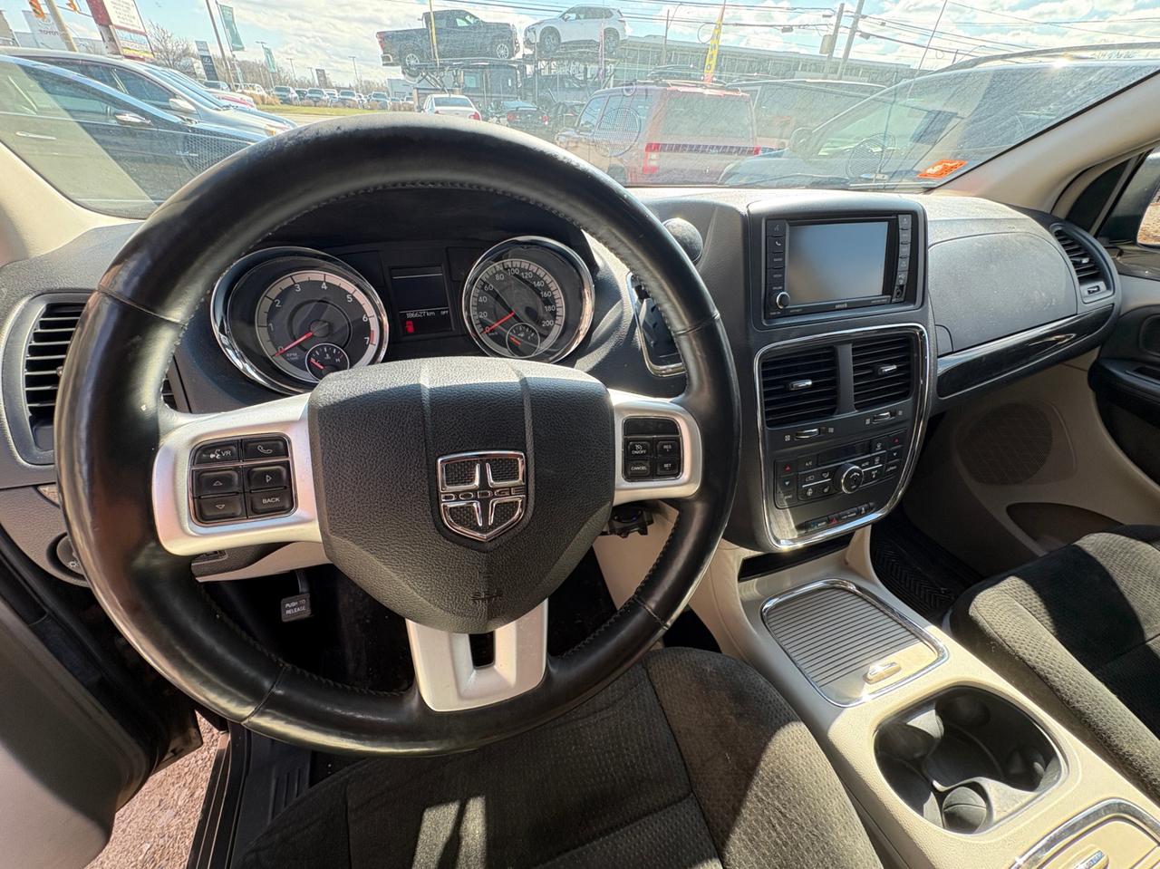 2016 Dodge Grand Caravan Crew ~ No Accident ~ Clean Carfax ~ Safetied & 1yr Warranty Photo2