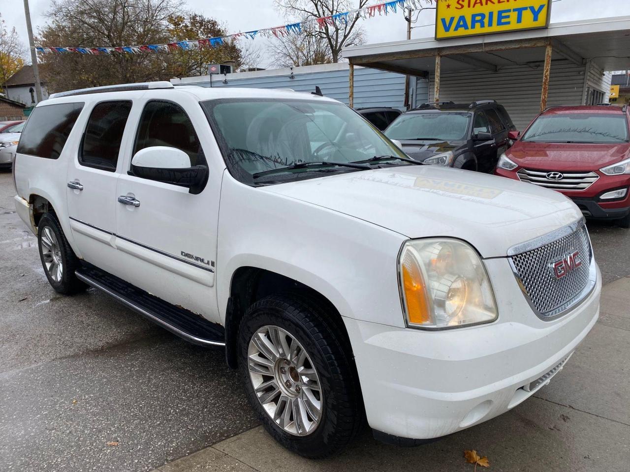 2007 GMC Yukon Denali XL AWD 4dr 1500 - Photo #4