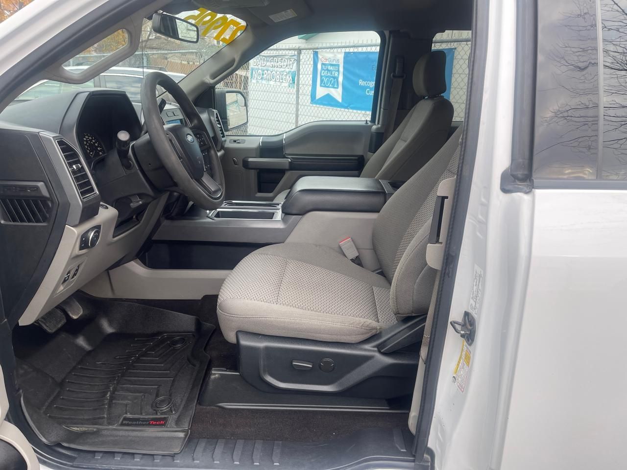 2020 Ford F-150 XLT, Ext. Cab. 4X4, P. Seat, Center console