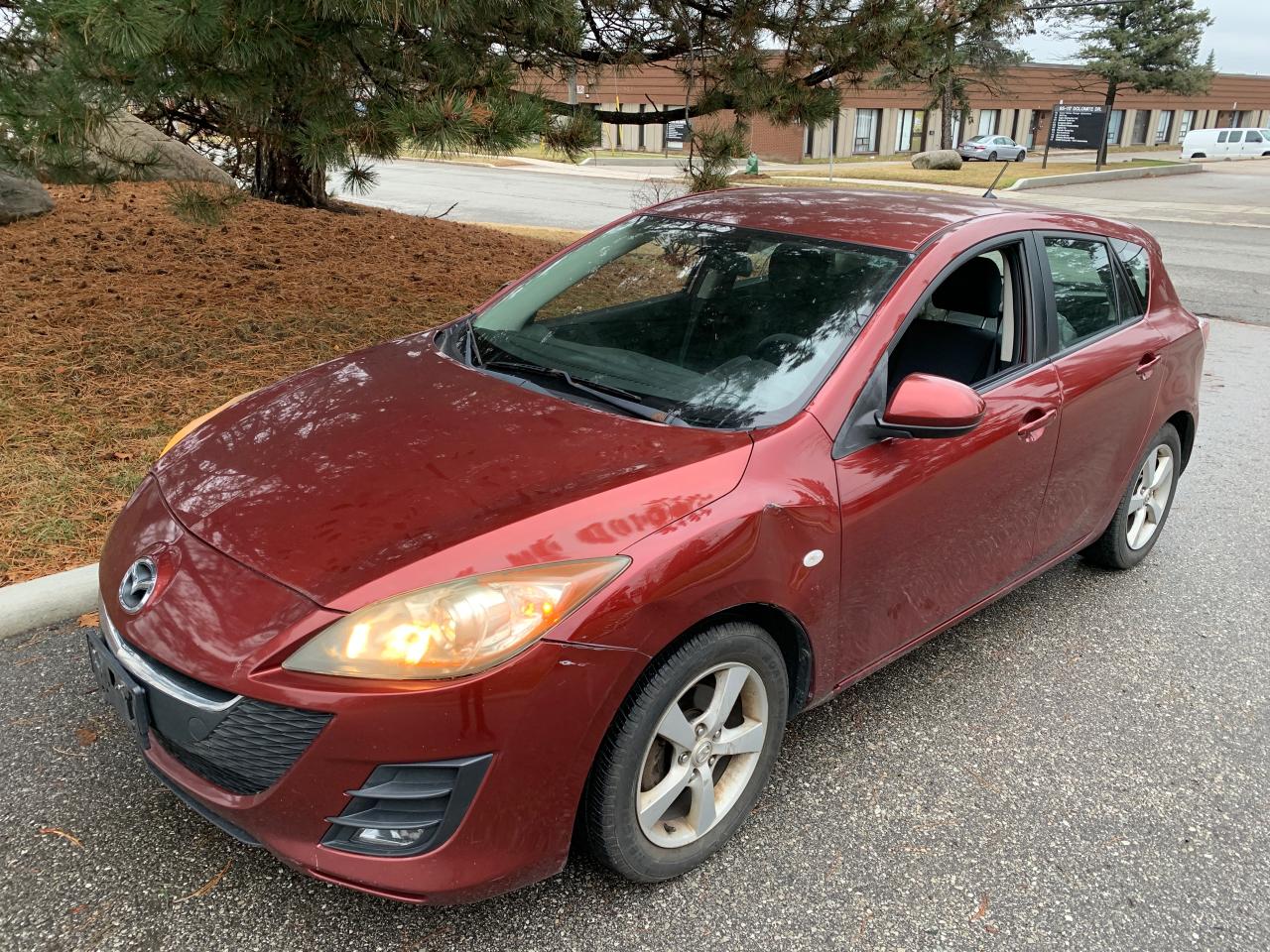 2010 Mazda MAZDA3 2010 HATCHBACK-ONLY $3,990.00!! Photo3