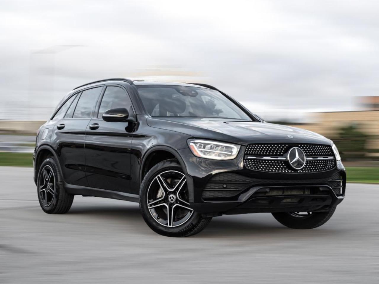 Used 2020 Mercedes-Benz GL-Class GLC 300 AMG|RED INT|NAV|PANOROOF|B.SPOT|LOADED |PRICE TO SEL for sale in North York, ON