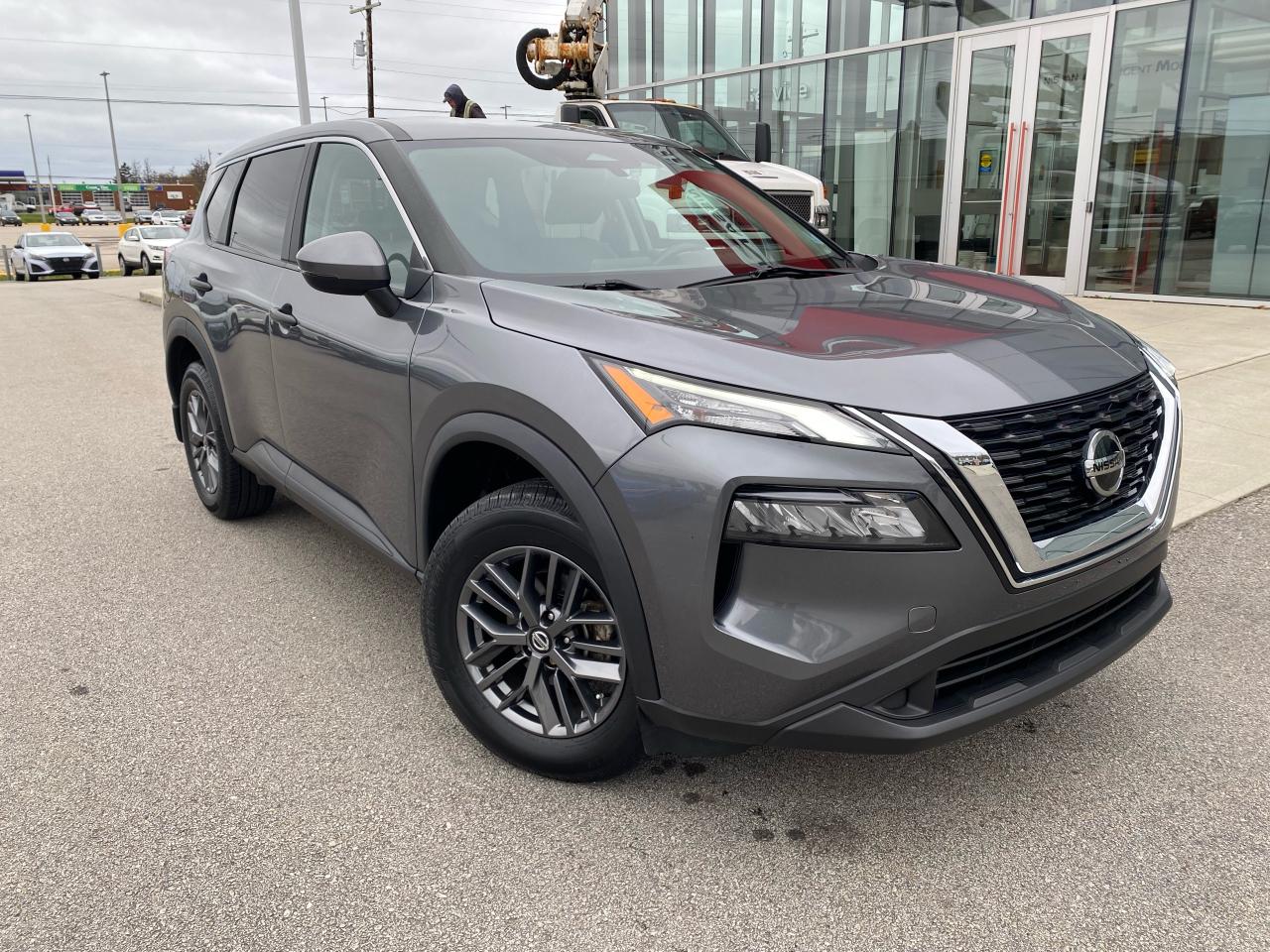 2021 Nissan Rogue S HEATED SEATS AND STEERING WHEEL - APPLE CAR PLAY!! Photo16