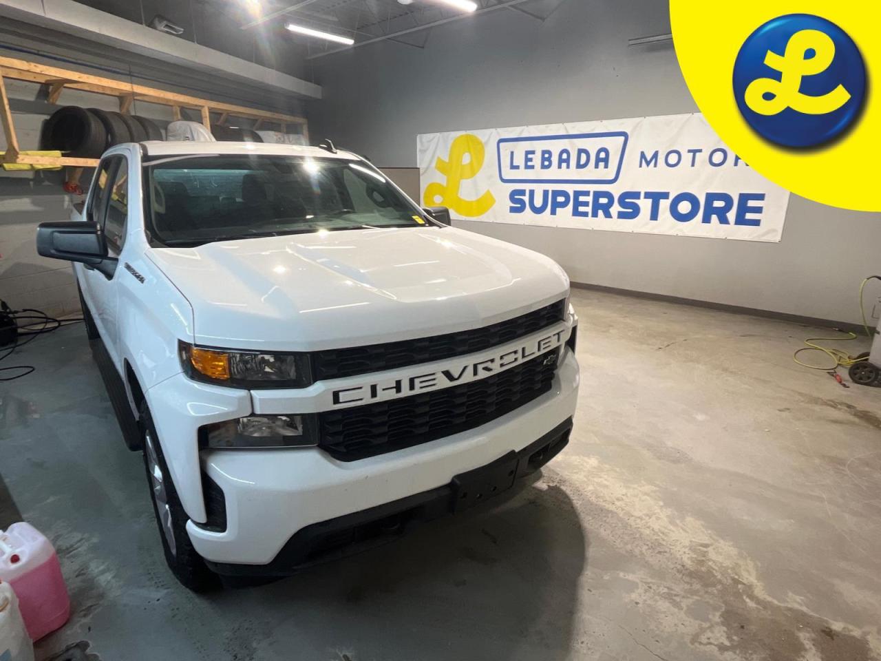 Used 2019 Chevrolet Silverado 1500 Custom CrewCab 4 X 4 5.3L V8 * 20 inch rims * Side Steps * Topper * Apple CarPlay * Android Auto Connect * Keyless Entry * Back Up Camera * Power Lock for sale in Cambridge, ON