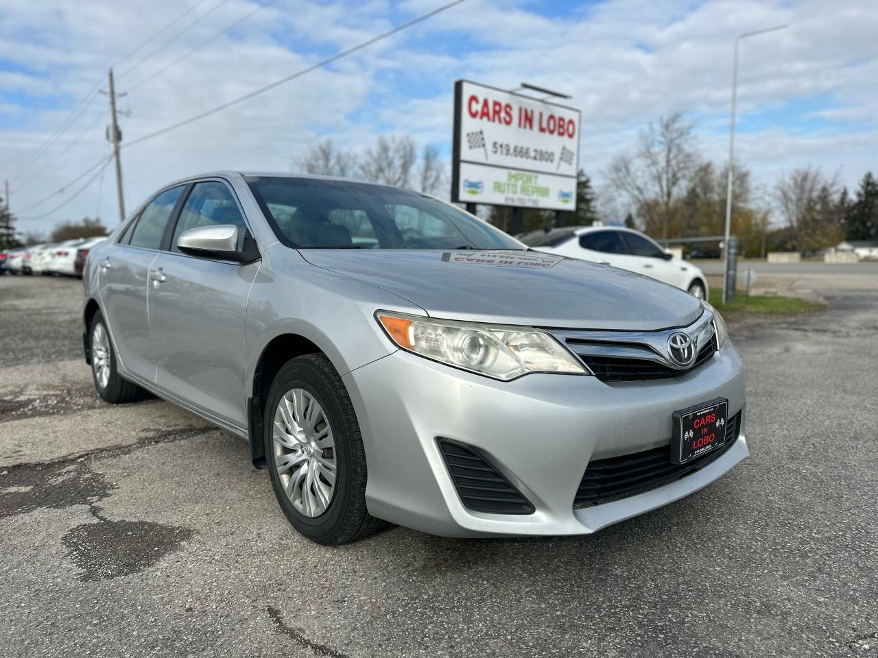 2012 Toyota Camry LE Photo1