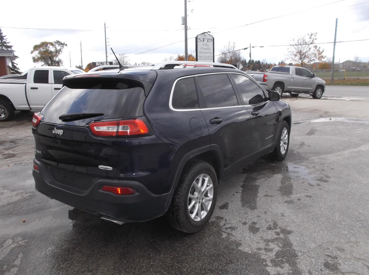 2015 Jeep Cherokee 4X4  NORTH - Photo #4