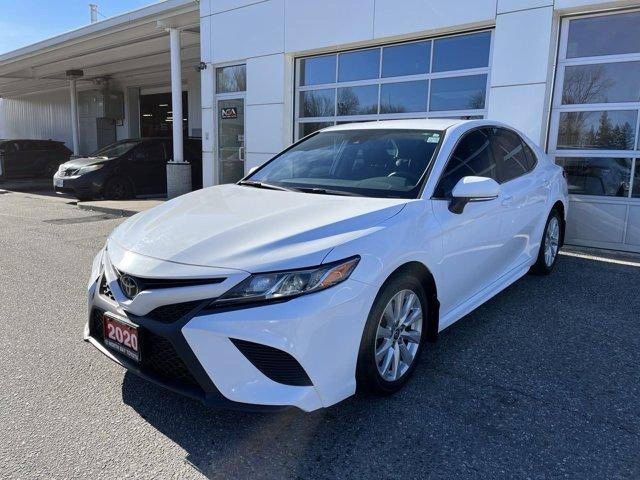 Used 2020 Toyota Camry SE Auto for sale in North Bay, ON