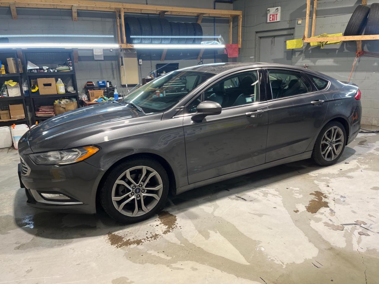 Used 2017 Ford Fusion Sunroof * Leather * Keyless Entry *Rear View Camera * Push To Start Ignition * Power Locks/Windows/Seats * Steering Audio/Cruise/Voice Recognition Con for sale in Cambridge, ON