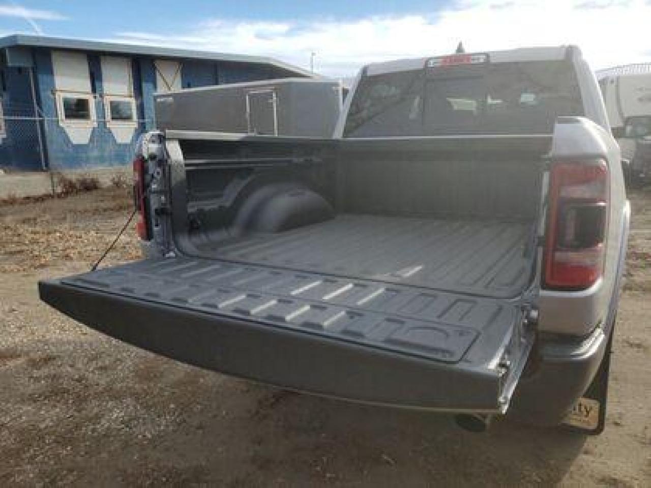 2024 RAM 1500 Big Horn BUILT TO SERVE EDITION!!!! #115 Photo4